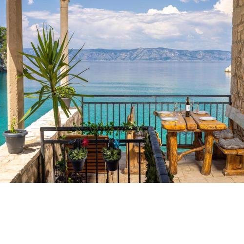 Apartments Vela Stiniva