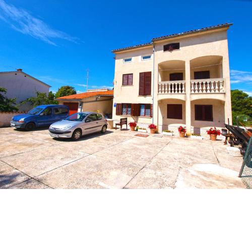 Apartments Vesna 718