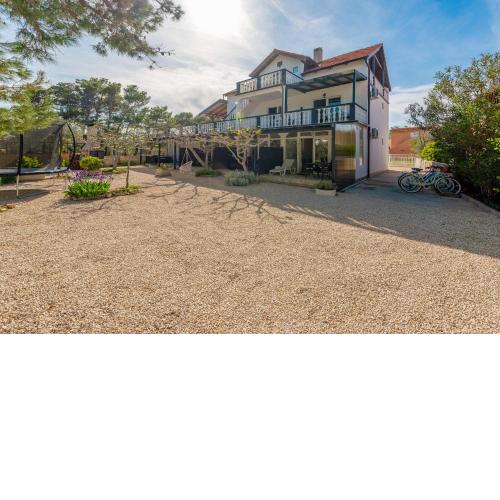 Apartments Villa Agape Vir