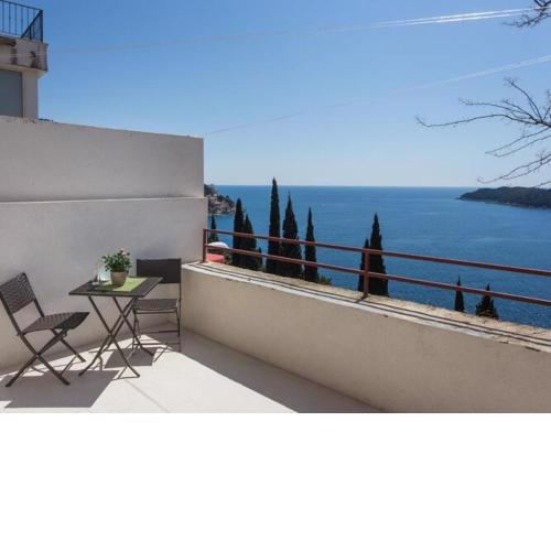 Apartments Villa Ari - Superior Studio Apartment with Terrace and Sea View First Floor