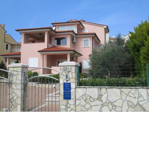 Apartments Villa Fernetich