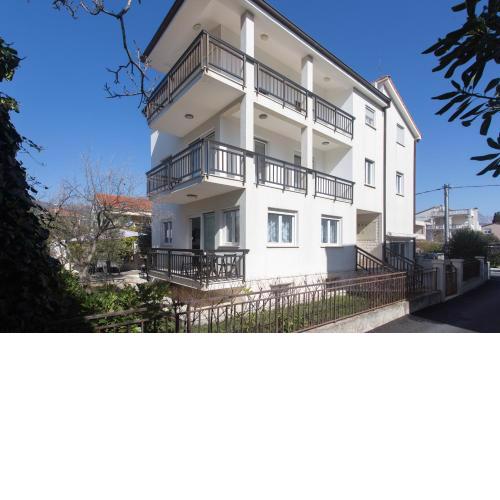 Apartments Villa JaPeRi