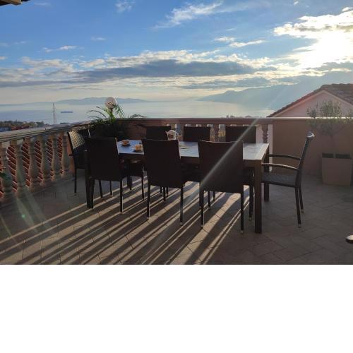 Apartments Villa Kastav in Old town center with sea view and parking