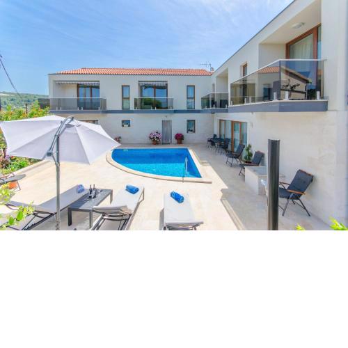 Apartments Villa LA