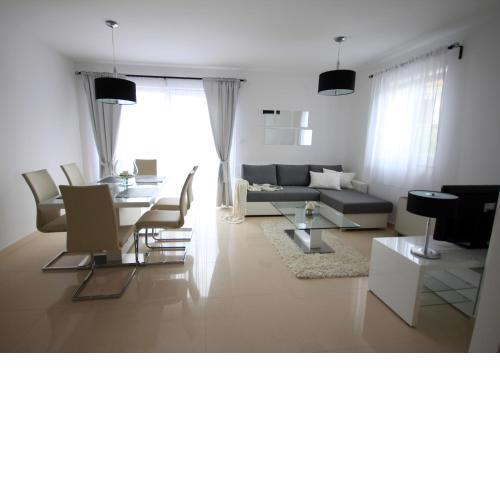 Apartments Villa Mantinela