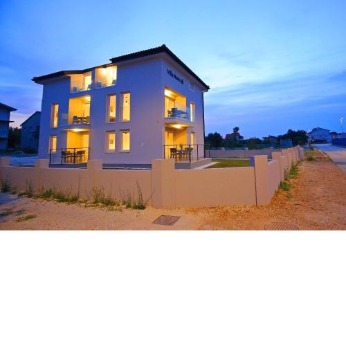 Apartments Villa Navi