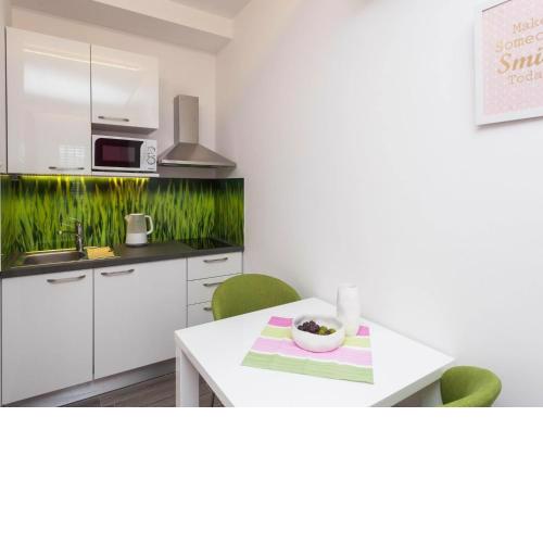 Apartments Villa Peragro - Comfort Studio Apartment ZELENI