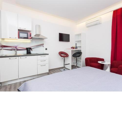 Apartments Villa Peragro - Standard Studio Apartment CRVENI