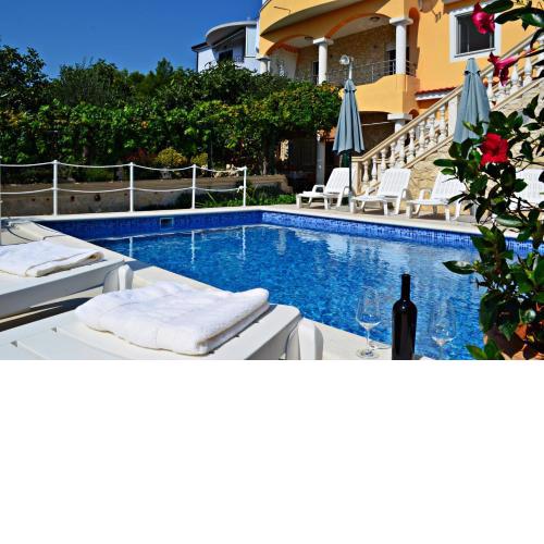 Apartments Villa RA