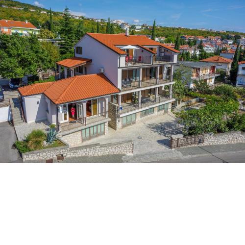 Apartments with a parking space Crikvenica - 22295