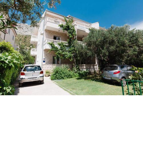 Apartments with a parking space Duce, Omis - 2773