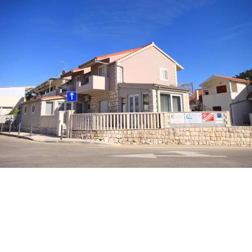 Apartments with a parking space Hvar - 8810