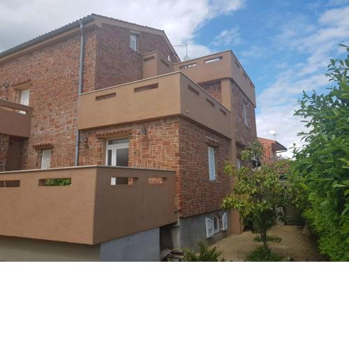 Apartments with a parking space Kornic, Krk - 17467