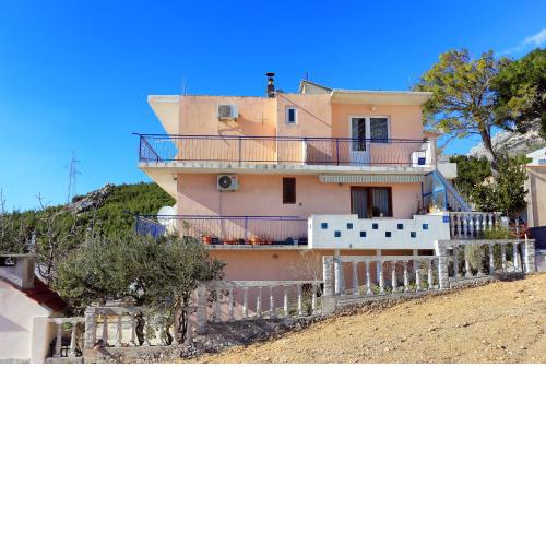 Apartments with a parking space Makarska - 18145