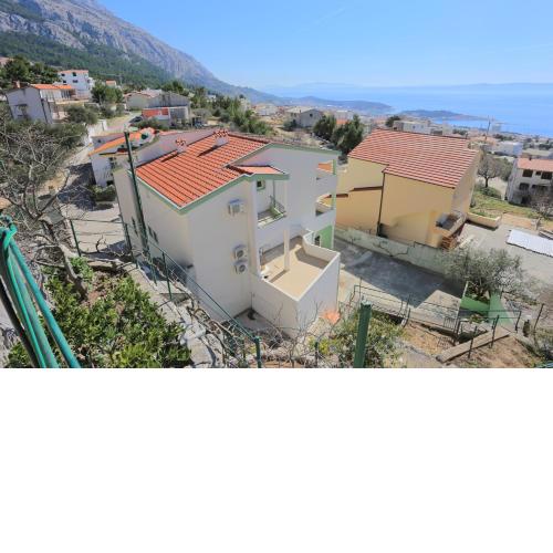 Apartments with a parking space Makarska - 18213