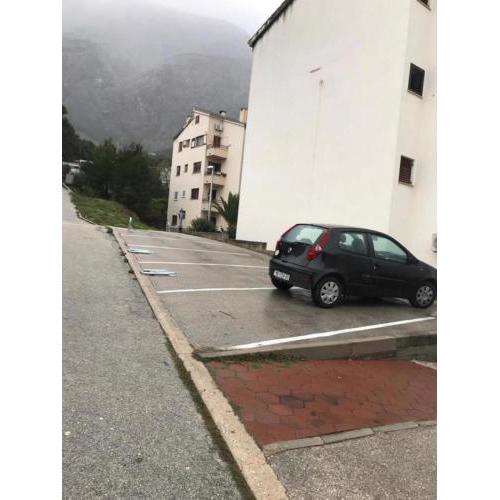 Apartments with a parking space Makarska - 20195