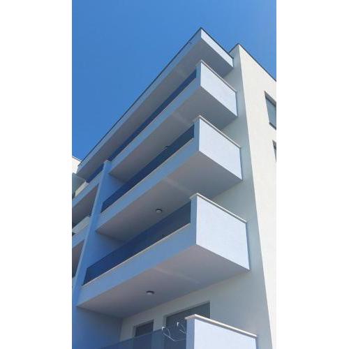 Apartments with a parking space Makarska - 21139