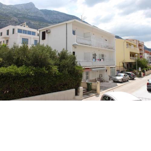 Apartments with a parking space Makarska - 2599