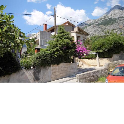 Apartments with a parking space Makarska - 512