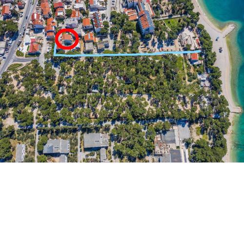 Apartments with a parking space Makarska - 6729