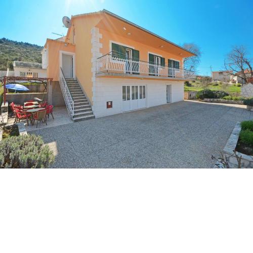 Apartments with a parking space Marina, Trogir - 11554