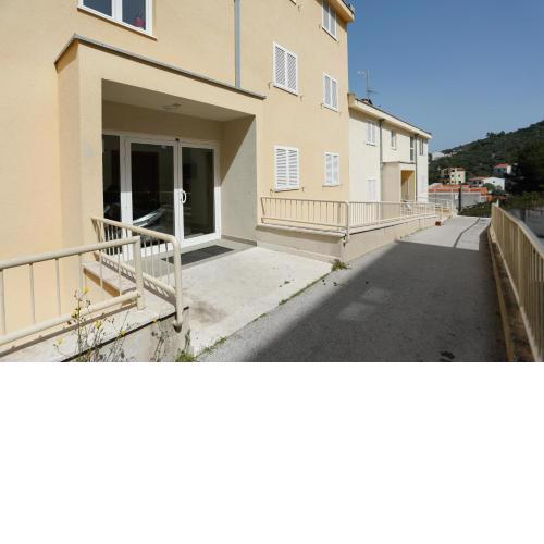Apartments with a parking space Mastrinka, Ciovo - 22515