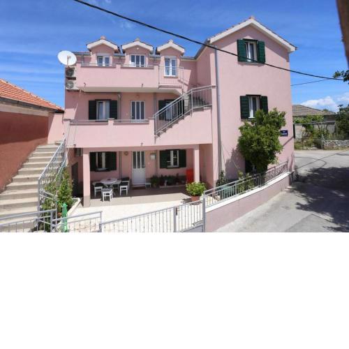 Apartments with a parking space Mastrinka, Ciovo - 23279