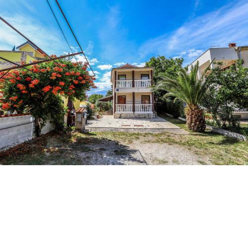 Apartments with a parking space Medulin - 7655