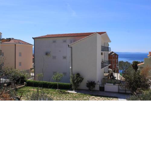 Apartments with a parking space Nemira, Omis - 4652