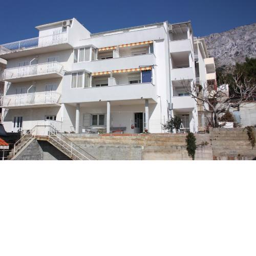 Apartments with a parking space Nemira, Omis - 6070