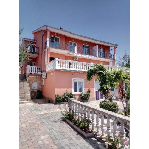 Apartments with a parking space Novi Vinodolski - 17596