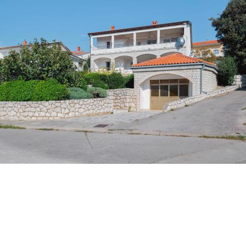 Apartments with a parking space Novi Vinodolski - 20166