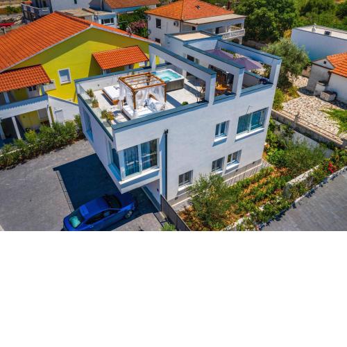 Apartments with a parking space Okrug Gornji, Ciovo - 21440
