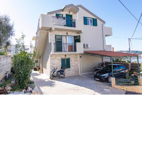Apartments with a parking space Okrug Gornji, Ciovo - 22799