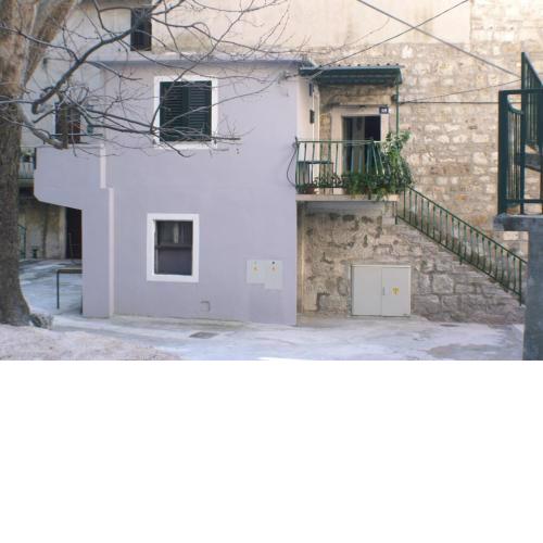 Apartments with a parking space Omis - 4327