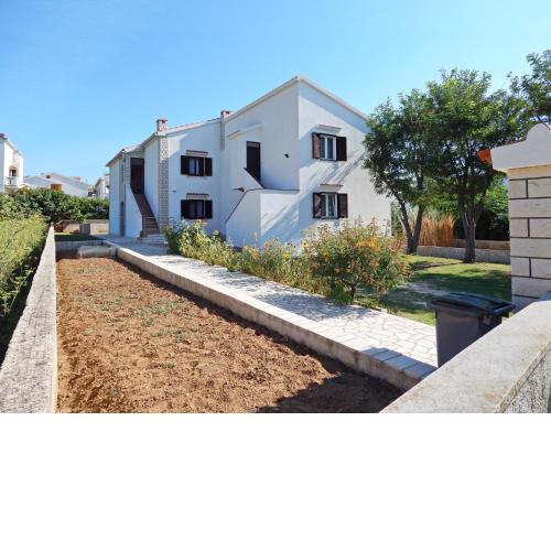 Apartments with a parking space Pag - 11358