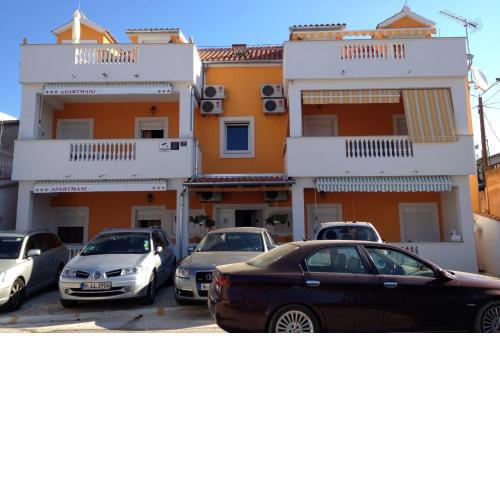 Apartments with a parking space Pirovac, Sibenik - 15271