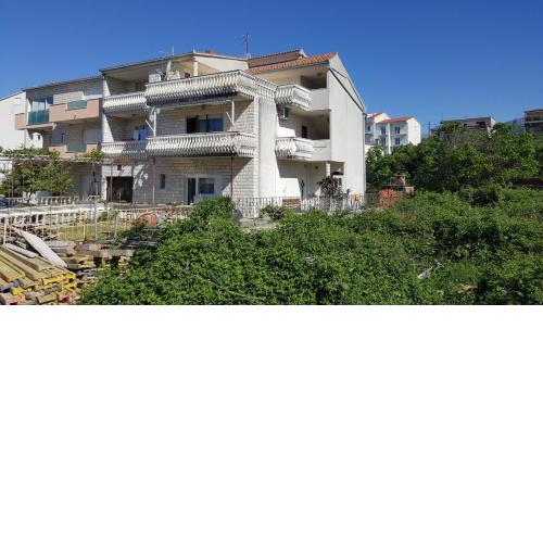 Apartments with a parking space Podstrana, Split - 13555