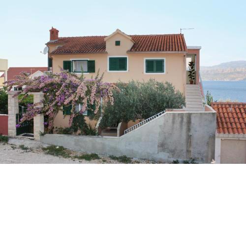 Apartments with a parking space Postira, Brac - 5618