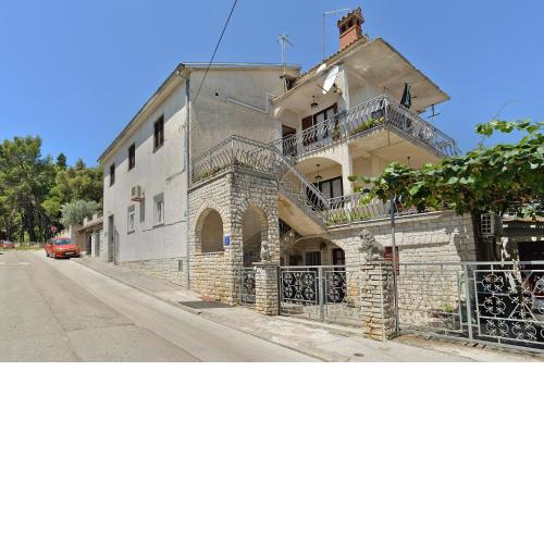 Apartments with a parking space Pula - 20815