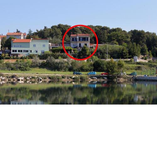 Apartments with a parking space Pula - 7681