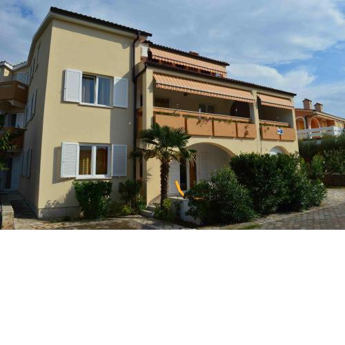 Apartments with a parking space Punat, Krk - 16307