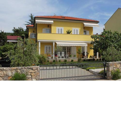 Apartments with a parking space Punat, Krk - 5408
