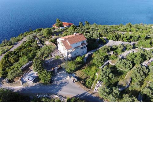 Apartments with a parking space Racisce, Korcula - 9170