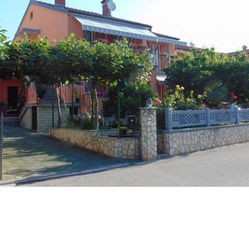 Apartments with a parking space Rovinj - 22525