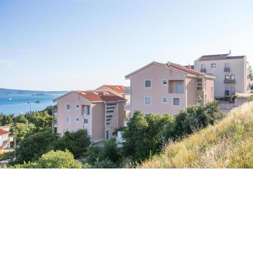 Apartments with a parking space Seget Donji, Trogir - 21374