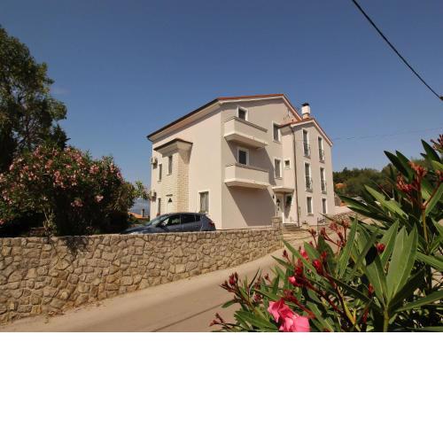 Apartments with a parking space Soline, Krk - 18802
