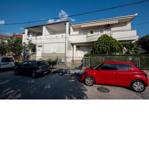 Apartments with a parking space Split - 21525