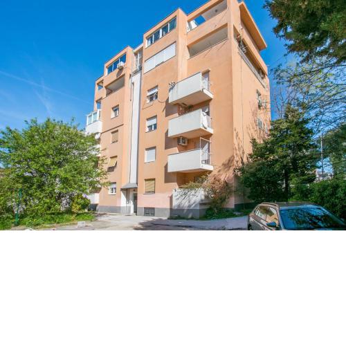 Apartments with a parking space Split - 22909