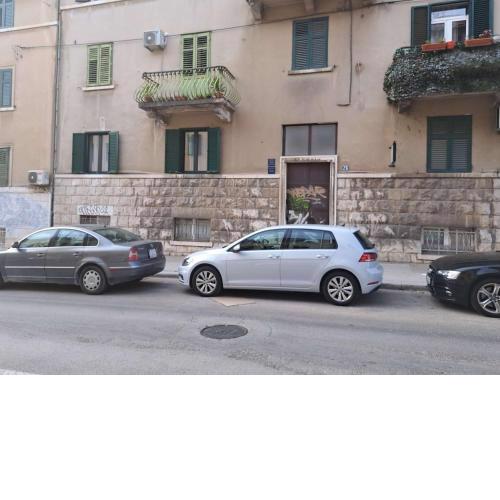 Apartments with a parking space Split - 23492